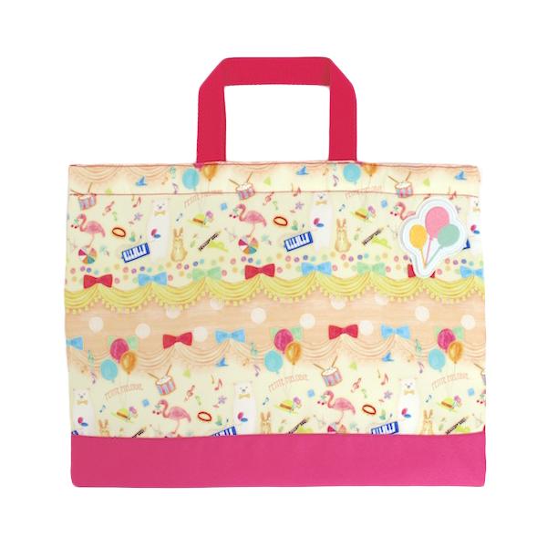 メロディフレンズのレッスンバッグ。動物たちと楽器のかわいいプリントでフワフワの中綿入り！※キルト加工はありません。サイズ：約310x400mm素材：ポリエステル