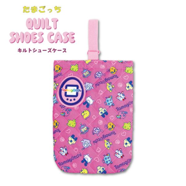 キャラクターの全面プリントに、ふわふわの中綿が入ったキルトシューズケース。ワッペンは、内側にお名前を記入できて安心です。サイズ：高さ 約280×横幅 210×奥行き60mm素材：表側　　ポリエステル裏側　　ポリエステル中わた　ポリエステル