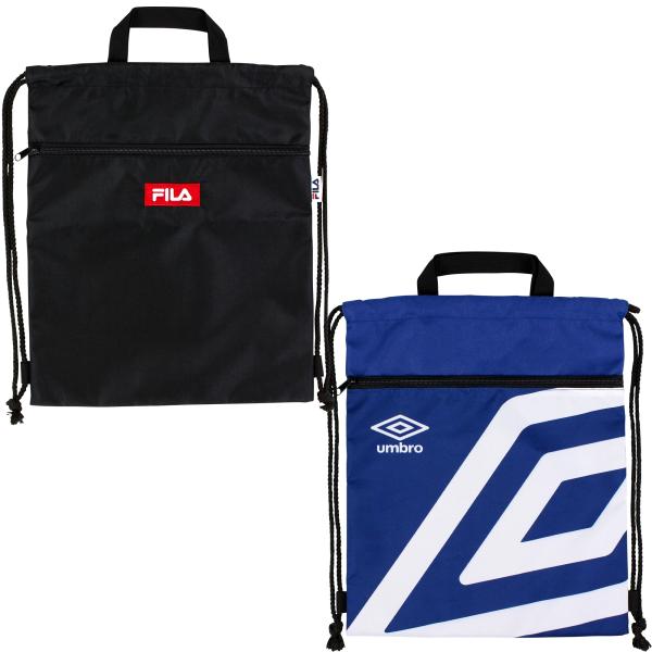 スポーツブランドのシューズナップ。ロゴがポイント。ランドセルの上からでも背負えるサイズです。内側の短い持ち手は、机の横にかけても床に引きずることなくとっても便利！前面にはファスナー付きのポケットがあり、収納力も抜群です。サイズ：約400×3...