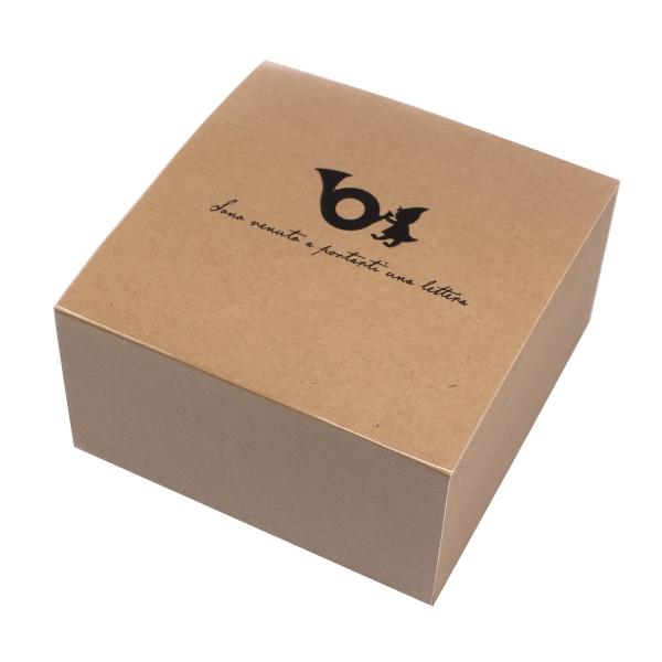 エトランジェディコスタリカの後継品、大きめのサイズの正方形のブロックメモです。大容量の500シート入りで、簡単に1枚ずつちぎれます。: 600000025246: