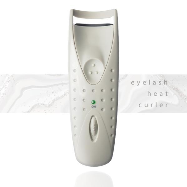 【商品説明】加熱式で簡単に綺麗な上向きカールまつ毛に。約10〜15秒でまつ毛をカールできます。電源スイッチを入れてシリコンパッドが透明になったら使用できます。カーリングサポートをまつ毛の付け根に接触させ、シリコンパッドで軽くはさみ、上にスラ...