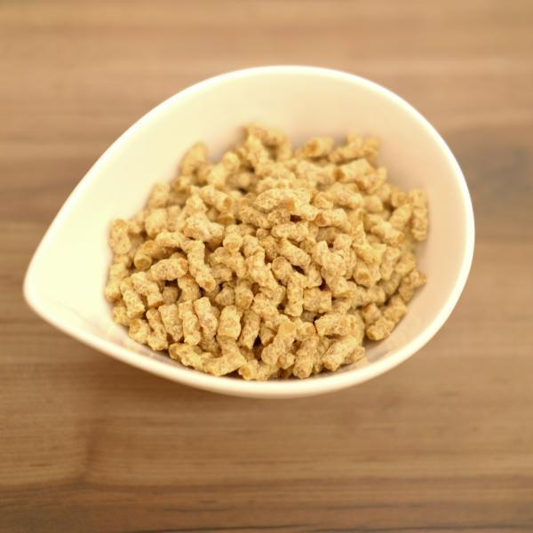 ■内容量 ： 1kg×1袋 ■原材料 ： 脱脂大豆（国内製造）、玄米粉（米（国産））／緑茶抽出物 ■賞味期限 ： 製造日より2年 ■保存方法 ： 直射日光、高温多湿を避けて保存してください。 ■栄養成分 ： <100gあたり> ...