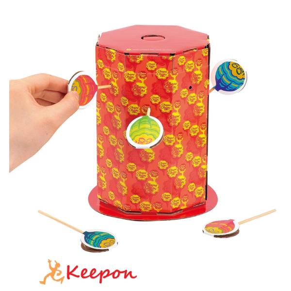 チュッパチャプスをさすとロゴが飛び出す！？段ボールパーツを組み立て、チュッパチャプスのポップアップマシンを作ろう！チュッパチャプスを穴にさしていき、いつ飛び出すかドキドキハラハラ！※飴は付属しません。セット内容：段ボールパーツ×1セット、輪...