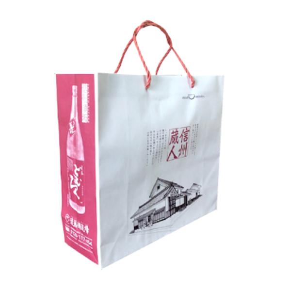 720mlを3本入れるのに適したサイズです。サイズ：横320mm×高320mm×マチ110mm【参考】720ml×3本セットのギフト箱こちらのサイズが適しています。