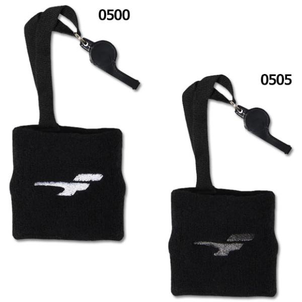 ブラジル発のブランド・フィンタ、審判用アクセサリー。審判のために設計された、柔らかなパイル素材を使用したリストバンド。トスコインや貴重品を収納可能なファスナーポケット付き。素材：ポリエステル、コットン、ポリウレタンサイズ：F(約8×8cm)...