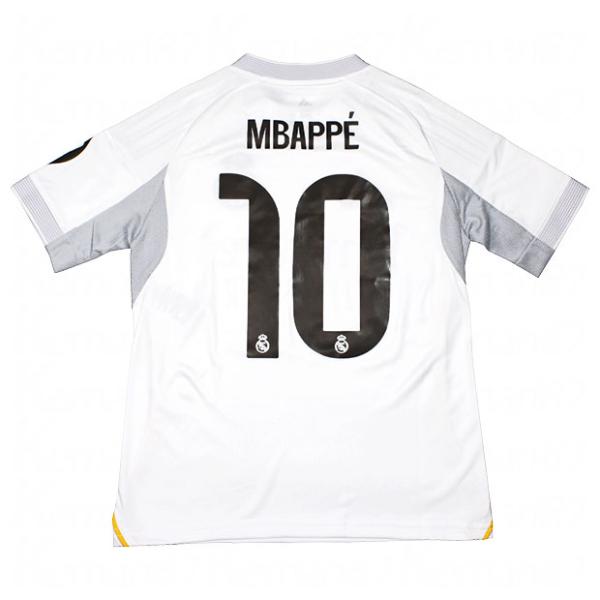 スペイン・リーガエスパニョーラの名門、レアルマドリード、2025-2026年シーズンモデル、ホーム用レプリカユニフォーム。選手着用ユニフォームのレプリカモデル。チームの礎であるベルナベウスタジアムの改築工事を記念し、数々の栄光を築いてきた過...