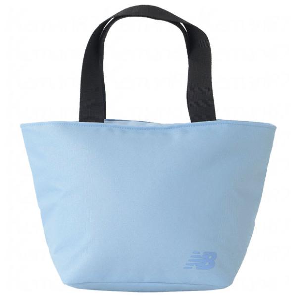 ニューバランス、クーラートートバッグ。保冷力のあるアルミを内側に貼り付け、保冷剤用のメッシュポケットを備えたクーラーバッグ。品質：ポリエステル100％サイズ：OSZ(約33×19.5×15cm)カラー：ブルー×ブラックモデル：2024年春夏