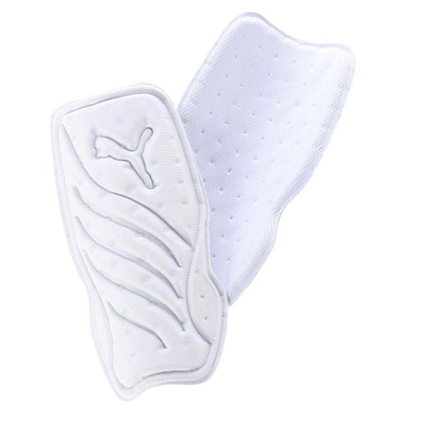 プーマ、サッカーシンガード(レガース)。ポリエステル生地に包まれた、肌への当たりが柔らかく快適な軽量シンガード。子供/ジュニア対応。素材：合成繊維,、合成樹脂カラー：プーマホワイトモデル：2025年春夏