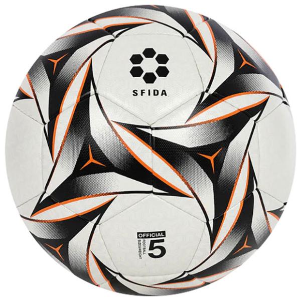 スフィーダ、サッカーボール5号球。真球性と蹴り心地はもちろん、手縫いボールの空力特性を備えた理想のサーマルボール。手縫いボールさながらのパネル間の深い溝により優れたコントロール性と飛翔性を実現。雨天時の吸水を防止。砂防止バルブ付き。◆JFA...