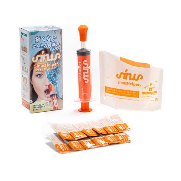 「サイナスヘルパー」は、スウェーデンの耳鼻咽喉科の専門家によって発明された、薬剤を一切使用しない、シリンジと先端チップからなる鼻洗浄器の新バージョンです。