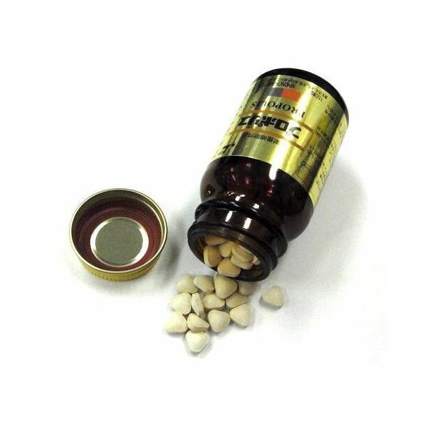 ●日本ケミファ プロポリス 150錠の商品詳細●プロポリスは、蜜蜂が種々の植物から採取してきた樹液と、自分たちの唾液とを混ぜ合わせて自然に作られたものです。●そのプロポリスを精製し、お召し上がりやすい粒状に加工しました。