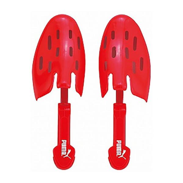 ●シューズのサイズに調整が可能な、樹脂製シューキーパー。