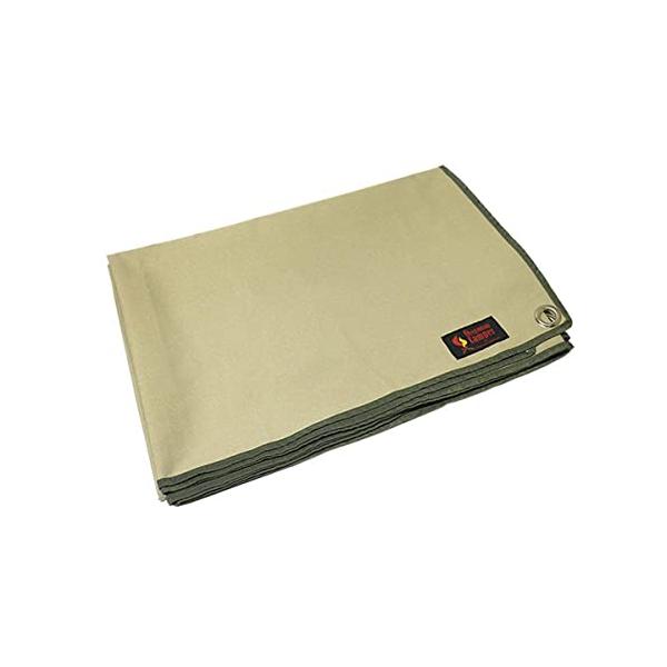 裏面に防水加工が施されたグランドシートです。シンプルな無地デザイン。角に施されたハトメにペグ(杭)を打ち、風によるめくれ上がりを防ぐことができます。機能性に優れた、アウトドアシーンで大活躍間違いなしのアイテムです。1〜2人程で使えるSサイズ...