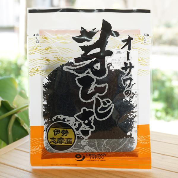 ■天日干し■切らずに使えて便利■柔らかく食べやすい【原料名】ひじき(伊勢志摩産)【内容量】30g【取扱説明】岩場に生息しているひじきを海女さん達が丁寧にカマで刈り取りました。磯の香りと食感をお楽しみください。※商品画像内の記載の賞味期限は写...