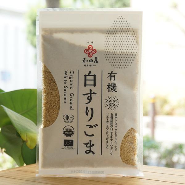 和田萬は、1883年、初代・和田萬次郎によって、乾物商の集積地の大阪・天満で創業しました。「丹精」「手作り」を信条に、味に厳しい大阪の人たちに鍛えられながら、おいしい胡麻づくりに専心して、お客様にお届けできるよう、努めています。【原料名】有...