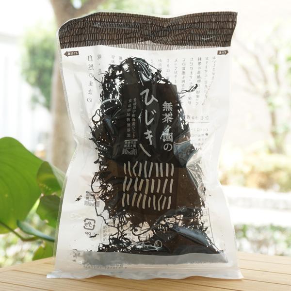 ■宇和海でとれたひじきを、薪を使って釜茹でし、天日乾燥■収穫したひじき専用の釜でしっかり炊き上げるため、水ですぐ戻ること、戻した時の柔らかさが自慢■無茶々園のひじきは、芽も茎も一緒に入っておりますので、どちらの食感も味わえる■着色料・保存料...