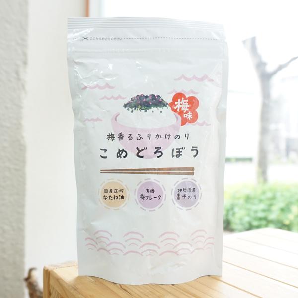 ■こだわり原料で味付けした伊勢湾産素干し海苔■伊勢湾産の素干しのり（A等級）に、国産なたね油、有機梅フレーク、海の精のやきしおをいれました。■海苔と梅の香りが食欲をそそるふりかけ海苔。■ごはんがすすむ、一度食べたらやみつきになる「こめどろぼ...