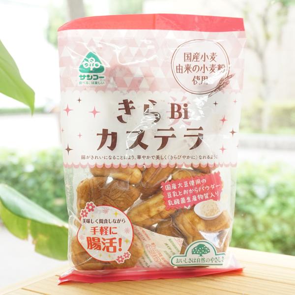 ■国産大豆使用の豆乳とおからパウダー、乳酸菌生産物質を加えた国産小麦由来の小麦粉主原料の生地をふっくら焼き上げた■腸内フローラを整える「豆乳」「おから」「乳酸菌生産物質」を加えて「腸活」がテーマのカステラ■ふっくらとした生地でおいしさも引き...