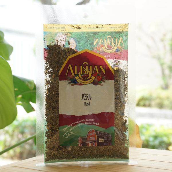 シソ科のバジルは典型的なトマト向きの調味料です。にんにく、玉ねぎ、オリーブを使った料理によく合います。【原料名】バジル【内容量】20g※商品画像内の記載の賞味期限は写真撮影時のもので出荷の商品は賞味期限内のものをお送りします。