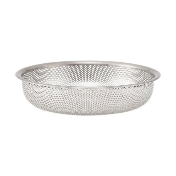 野菜や豆腐、めん類などの食材の水切りに便利。お鍋に重ねると即席の蒸し器になります。パンやスポンジケーキのあら熱とりにも使えます。洗いやすく衛生的で、丈夫なステンレス製の浅型ストレーナーです。「3500615 Looza ボウル 21cm」に...