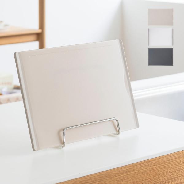 人気の軽いまな板に新色登場！ケユカのキッチンアイテムと合わせやすいライトグレー、汚れが目立ちにくいダークグレーが追加されました。厚さわずか7mmと薄い形なので、お肉用・野菜用と色で分けて複数枚あっても、かさばらずに収納できます。エラストマー...