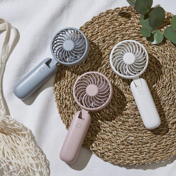 充電時間：3.5時間使用可能時間：約1時間（強）〜4時間（微風）風量調整：4段階（微風/弱/中/強）内容：本体、USBコード（Type-C）、ネックストラップ、取扱説明書（保証書付）サイズ：W8.5×D4.5×H20cm／重量＝160gカラ...