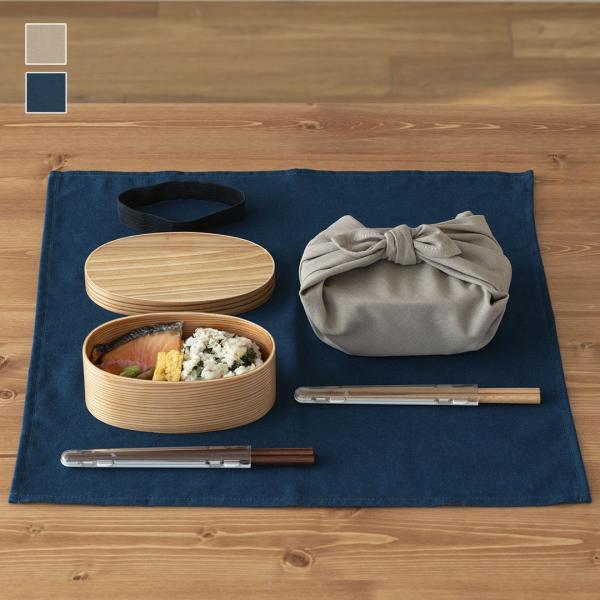 麻混でナチュラルな風合いのランチクロスです。撥水加工を施しており、水や汚れがしみにくく安心してご使用いただけます。サイズ：45×45cmカラー：ベージュ、ダークグリーン材質：ポリエステル70%、麻30%生産国：中国検索タグ：ポイント利用 e...