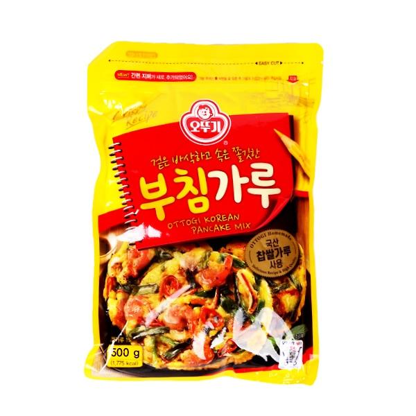 ◆おいしいチヂミの作り方◆１．チヂミ粉に水を加えてよく混ぜます。　　※お好みで、卵・牛乳を入れてもGood！２．お好みの具材（ニラ、ニンジン、タマネギ、イカ、キムチなど）を3~4cmの長さに切りそろえて　　１に混ぜ、3時間ほど寝かせます。　...