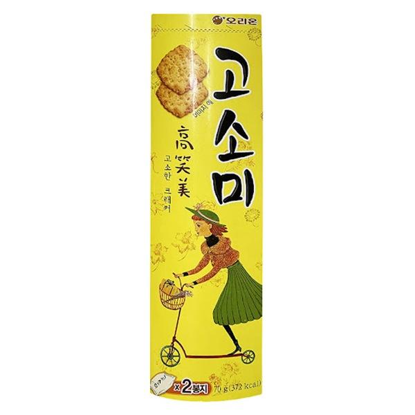 名称 【オリオン】 高笑美 (コソミ)内容量 70g（35g×2袋）原材料名 小麦粉、砂糖、植物油脂、ショートニング、ココナッツパウダー、ごま、ホエイパウダー、全粉乳、食塩、パーム油、ぶどう糖、米粉、チーズパウダー、膨張剤、貝殻焼成Ca、香...