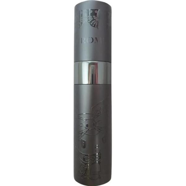 「サンリオ」より、アトマイザーが登場！10mlの液体を入れて持ち運ぶことができます。コンパクトで機能的かつ、おしゃれなアイテムです！香水やアルコールなどをいれてさまざまな用途に！上部を回すとスプレーヘッドが出てきて、スプレーヘッドを押すと液...