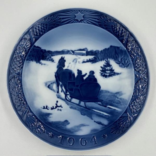 1964年　クリスマスツリーを採りに行く　イヤープレート　ロイヤルコペンハーゲン ROYAL COPENHAGEN ロイヤルコペンハーゲン イヤープレート 1964