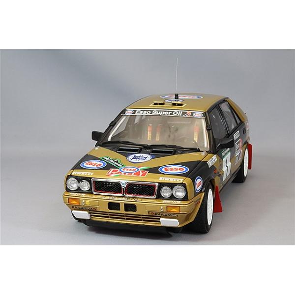 京商 1/18 ランチア デルタ HF 4WD 1987 ピアンカヴァッロ