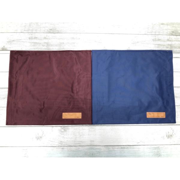 左右から出し入れ可能でいざという時もすぐ取り出せるます。持ち手付き。特徴・椅子に掛けて背もたれとしてお使いいただけます。・マジックテープで頭巾の出し入れも簡単。・ブルー、エンジの2色製品仕様サイズ：約35cm×約40cm素材：ナイロンセイフ...