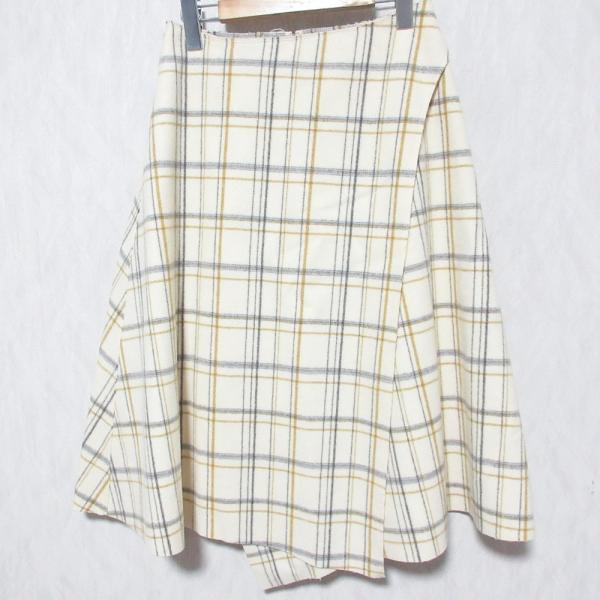 美品 Ballsey ボールジー ラムメルトン ラップフレアスカート チェック 11-05-85-05304 34 アイボリー レディース 古着 中古