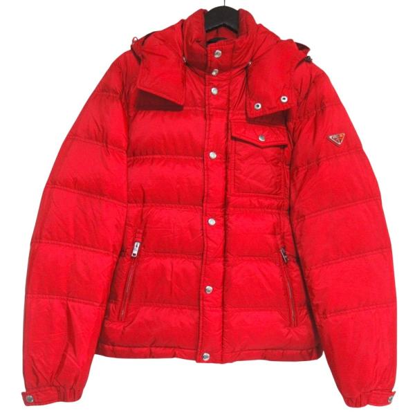 良品 PRADA プラダ トライアングルロゴプレート フーデッド ナイロン ダウンジャケット SGH573 サイズ46 レッド メンズ 古着 中古 USED PRADA（プラダ） 良品 トライアングルロゴプレート フーデッド