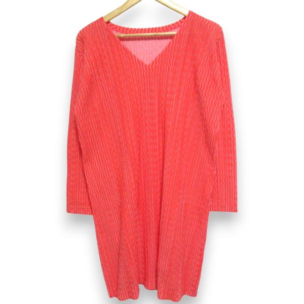 PLEATS PLEASE（プリーツ プリーズ） 美品 イッセイミヤケ Vネック