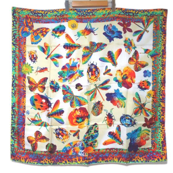 GUCCI（グッチ） 美品 シルク100% 昆虫柄 総柄 大判 スカーフ マルチ