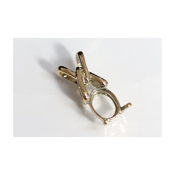 K10YG製のサンプル枠になります。この枠にはオーバル8ミリ×6ミリ（誤差0.3ミリ）のルースを留めることが出来ます。○ルース形状：オーバル○ルースサイズ：8ミリ×6ミリ○素材：K10YG○重量：約1.1グラム※メール便不可枠をご購入頂けれ...