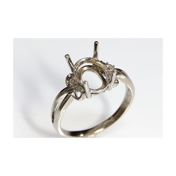 ＃3〜＃16限定！サンプルライトブラウンダイヤ入り空枠ですこの枠にはオーバル型の10.0ミリ×8.0ミリ（誤差0.3ミリ）のルースを留めることが出来ます。○ルース形状：オーバル○ルースサイズ：10.0ミリ×8.0ミリ○素材：シルバー９２５○...