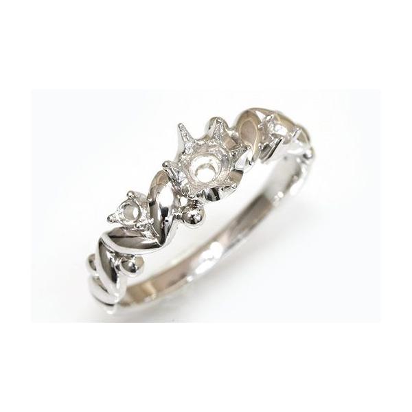 アームには、たっぷり地金を使用。裏抜きはありませんので指通りも良いのがPoint。この枠にはラウンド直径4.0ミリ（誤差0.2ミリ）のルースを留めることが出来ます。○ルース形状：ラウンド○ルースサイズ：φ4.0ミリ○素材：選択してください。...