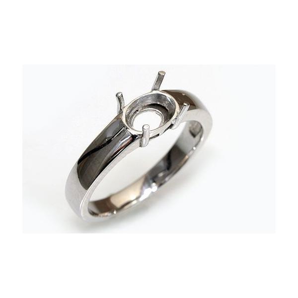 シンプルな4本爪のタンクリングです。この枠にはオーバル7ミリ×5ミリ（誤差0.3ミリ）のルースを留めることが出来ます。○ルース形状：オーバル○ルースサイズ：7ミリ×5ミリ○素材：選択して下さい。○重量：約2.6グラム○要リングサイズ※メール...