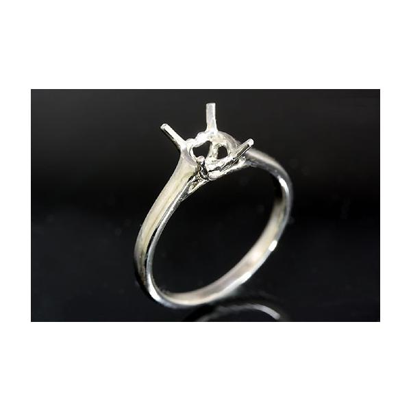 4本爪リング空枠。この枠にはラウンドφ ６．５ミリ（誤差0.2ミリ）のダイヤモンドカットのルースを留めることが出来ます。○ルース形状：ラウンド（ダイヤモンドカット）○ルースサイズ：φ６．５ミリ○素材：選択してください。○重量：約２．０グラム...