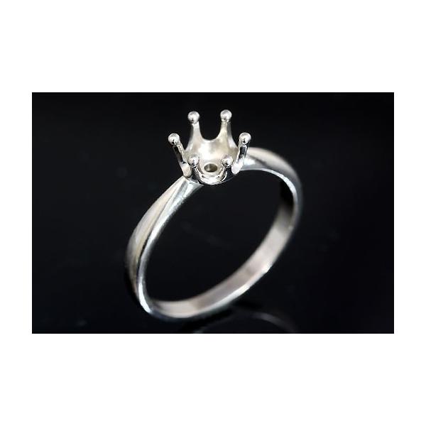 かわいいミルクラウンの６本爪のリング。アームはセンター部分に向かってシェイプしたデザイン。この枠にはラウンド直径６．０ミリ（誤差0.2ミリ）のルースを留めることが出来ます。○ルース形状：ラウンド○ルースサイズ：φ6.0ミリ○素材：選択してく...