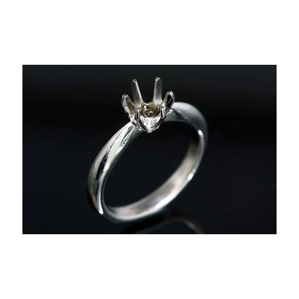 ６本爪リング空枠。裏抜きなし。この枠にはラウンドφ 5.0ミリ（誤差0.2ミリ）のダイヤモンドカットのルースを留めることが出来ます。○ルース形状：ラウンド（ダイヤモンドカット）○ルースサイズ：φ５．０ミリ○素材：選択してください。○重量：約...