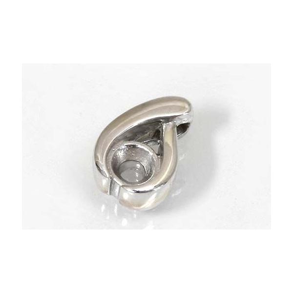 バチカンがクロス型になったラウンド用空枠です。この枠にはラウンドφ4ミリ（誤差0.2ミリ）のルースを留めることが出来ます。○ルース形状：ラウンド○ルースサイズ：φ4ミリ○素材：選択して下さい。○重量：約1.0グラム（ＳＶ925の場合）※メー...