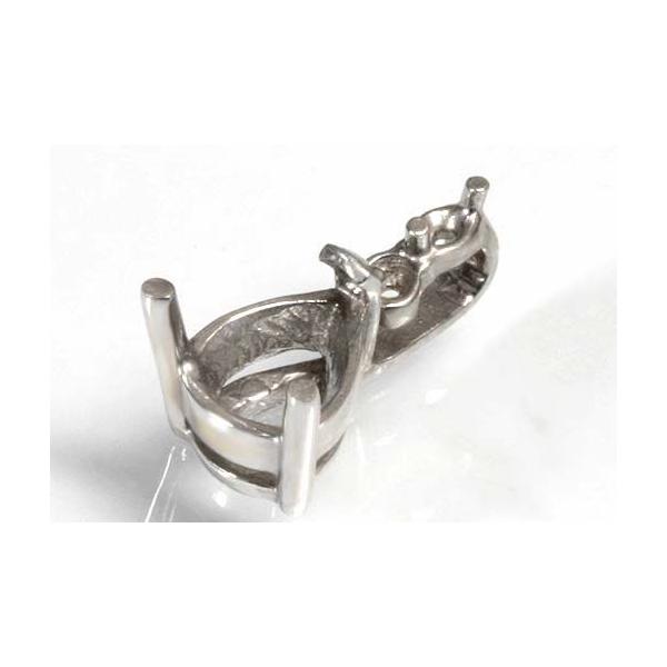 トップにダイヤが2粒入りシンプルビューティーな空枠です。この枠にはペアシェープ5.5ミリ×4ミリ（誤差0.2ミリ）のルースを留めることが出来ます。○ルース形状：ペアシェープ○ルースサイズ：5.5ミリ×4○素材：選択して下さい。○重量：約0....