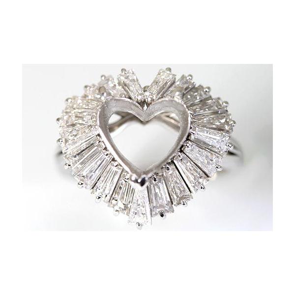 美しいダイヤモンド…美しい、綺麗…としか。本格高級宝飾に貴女のルースが変身します！この枠にはオーバル約9.5ミリ×9ミリ（誤差0.3ミリ）のルースを留めることが出来ます。○ルース形状：ハート○ルースサイズ：9.5ミリ×8ミリ○素材：プラチナ...