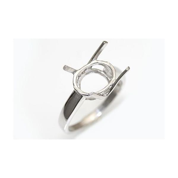 ユニークなデザインがされた4本爪のリングです。この枠にはオーバル11ミリ×9ミリ（誤差0.5ミリ）のルースを留めることが出来ます。○ルース形状：オーバル○ルースサイズ：11ミリ×9ミリ○素材：選択して下さい。○重量：約2.2グラム○要リング...