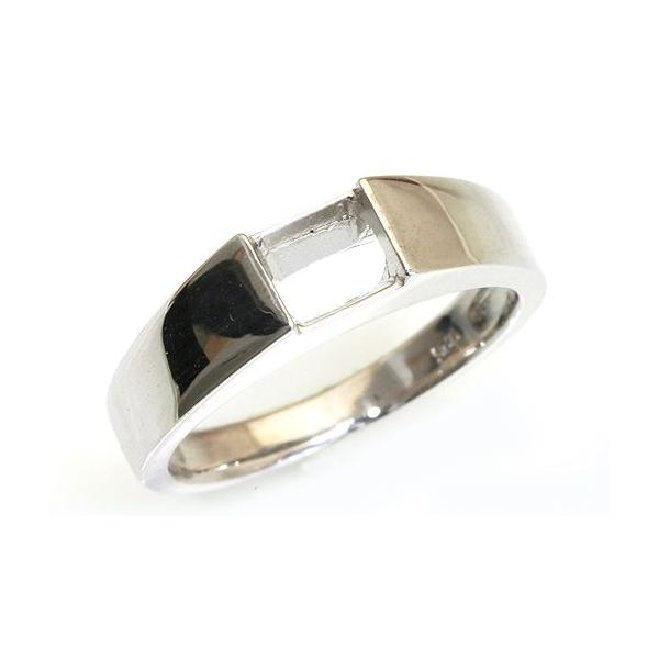 シンプルなスクエアーなデザインのタンクリングです。この枠にはスクエア石　5.0ミリ×5.0ミリ（誤差0.2ミリ）のルースを留めることが出来ます。○ルース形状：スクエア○ルースサイズ：　5.0ミリ×5.0○素材：選択して下さい。○重量：約3....