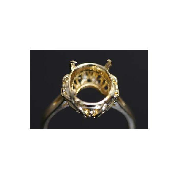 ■センター（メイン）ストーンを外します。「枠を取り替えたい、または枠だけ処分するようなケースで石を綺麗に外したい」と言ったご要望にお応えいたします。基本的には爪（６本まで）留めを１ピース外す価格です。○550円〜1,100円※ジュエリーにな...